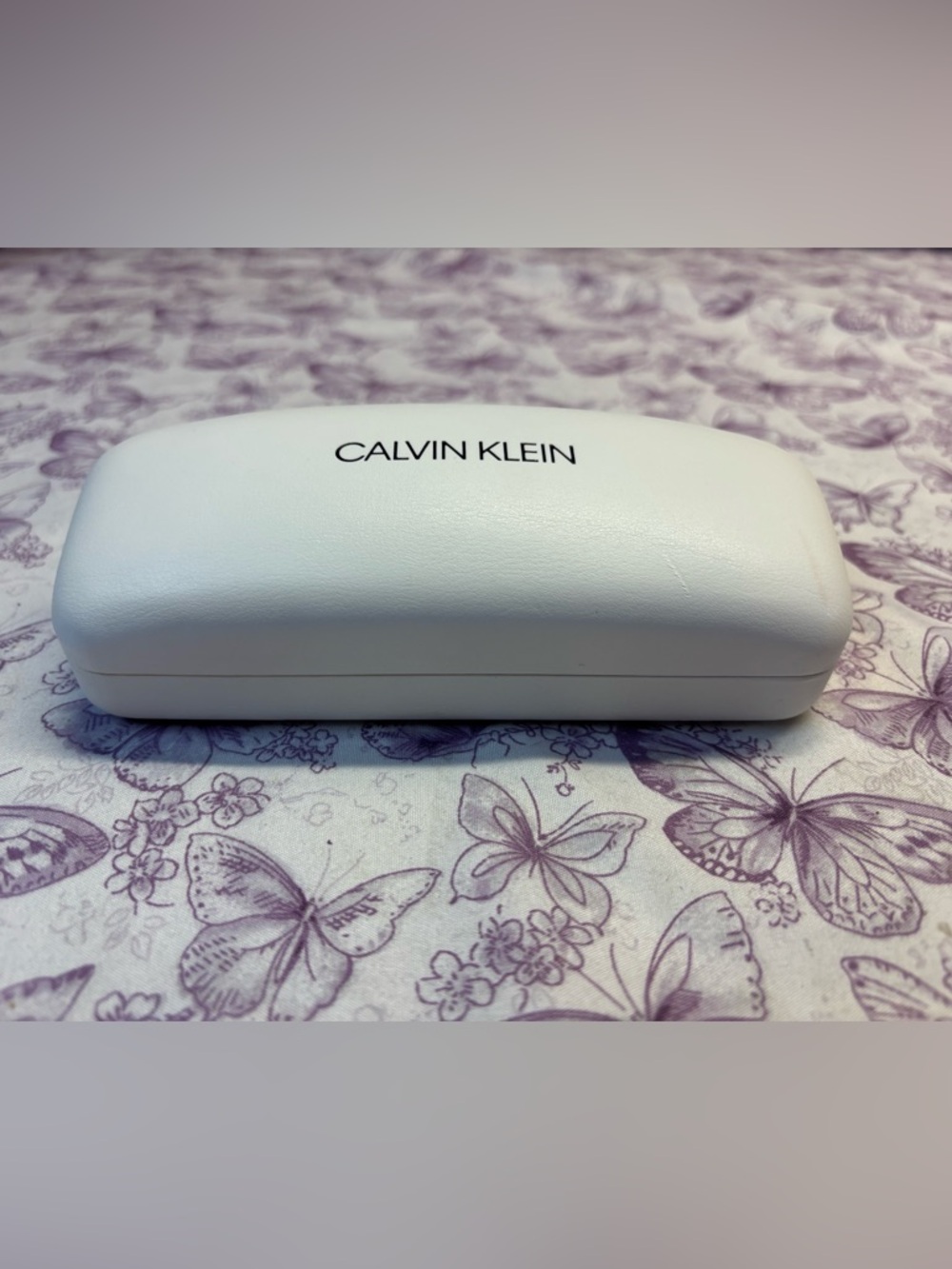 🌀Calvin Klein Hard White Sunglasses Case